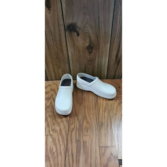 Klogs white nursing shoes - Picture 1 of 8